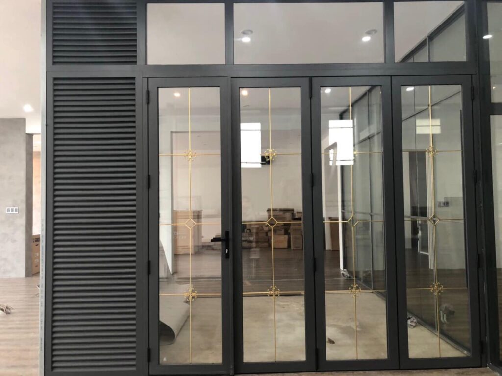 Cửa nhôm kính Long Thành