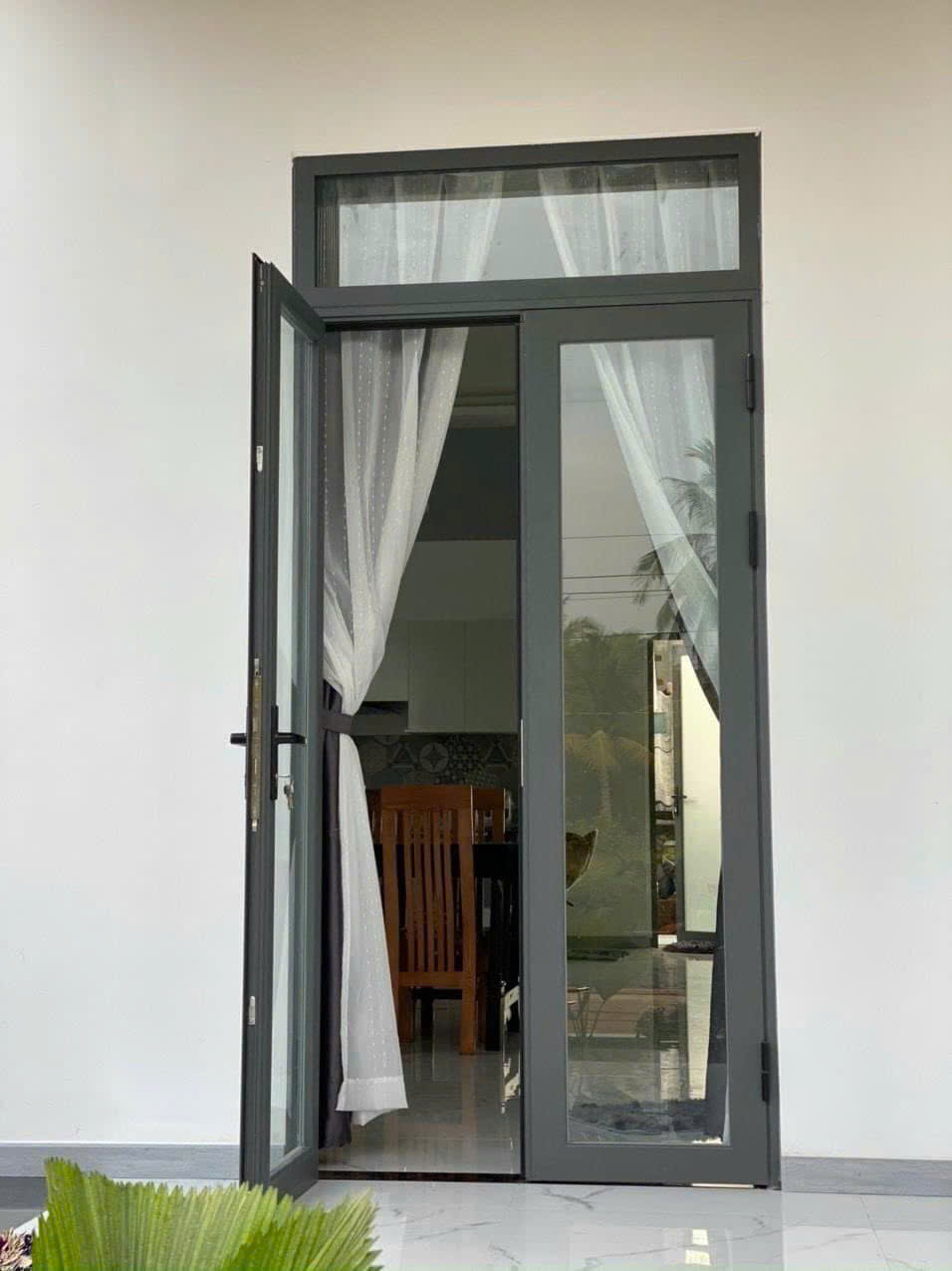 cua-nhom-kinh-gia-re (14)