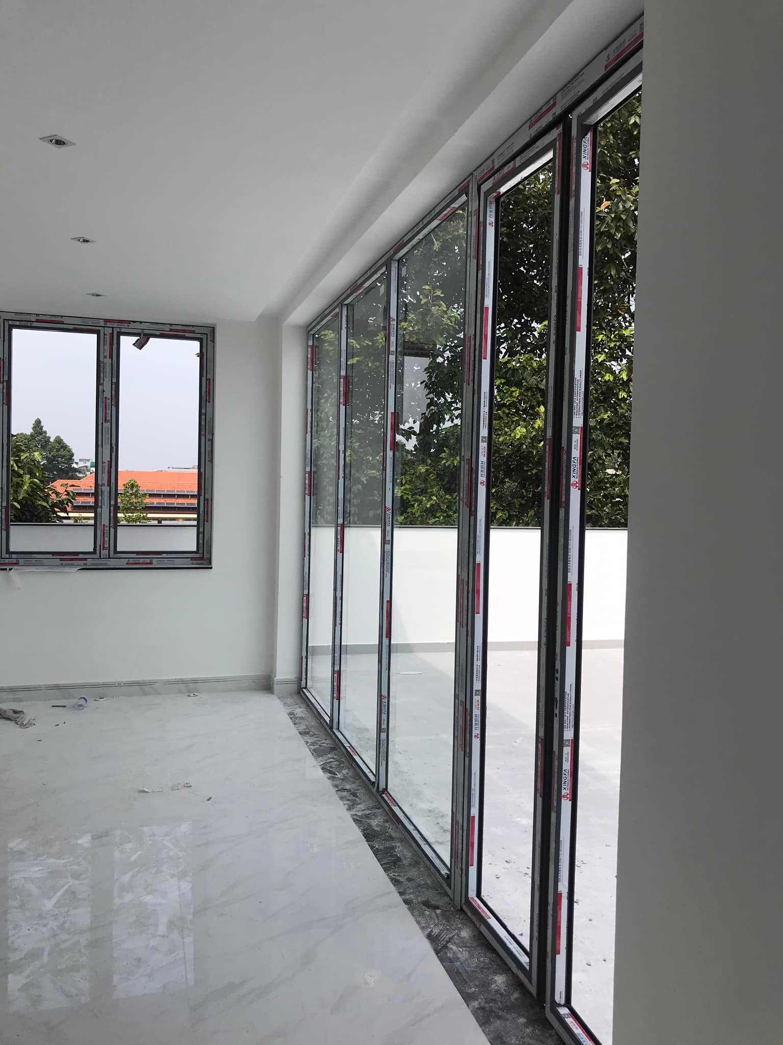 cua-nhom-kinh-gia-re (2)