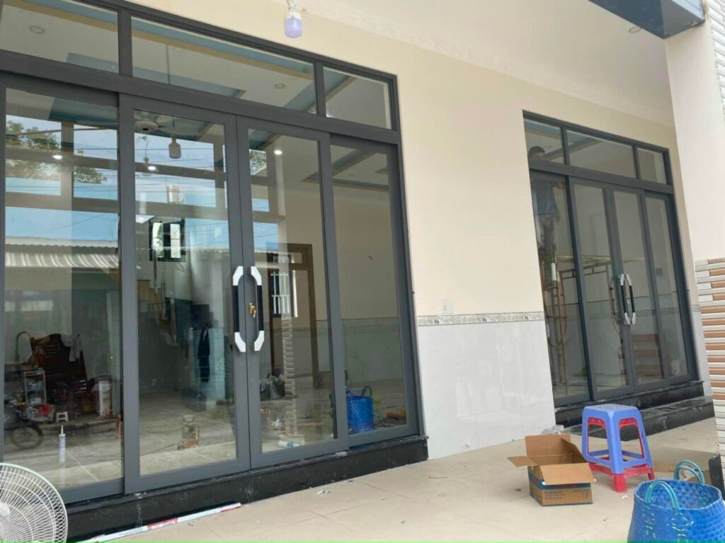 cửa nhôm kính Long Thành