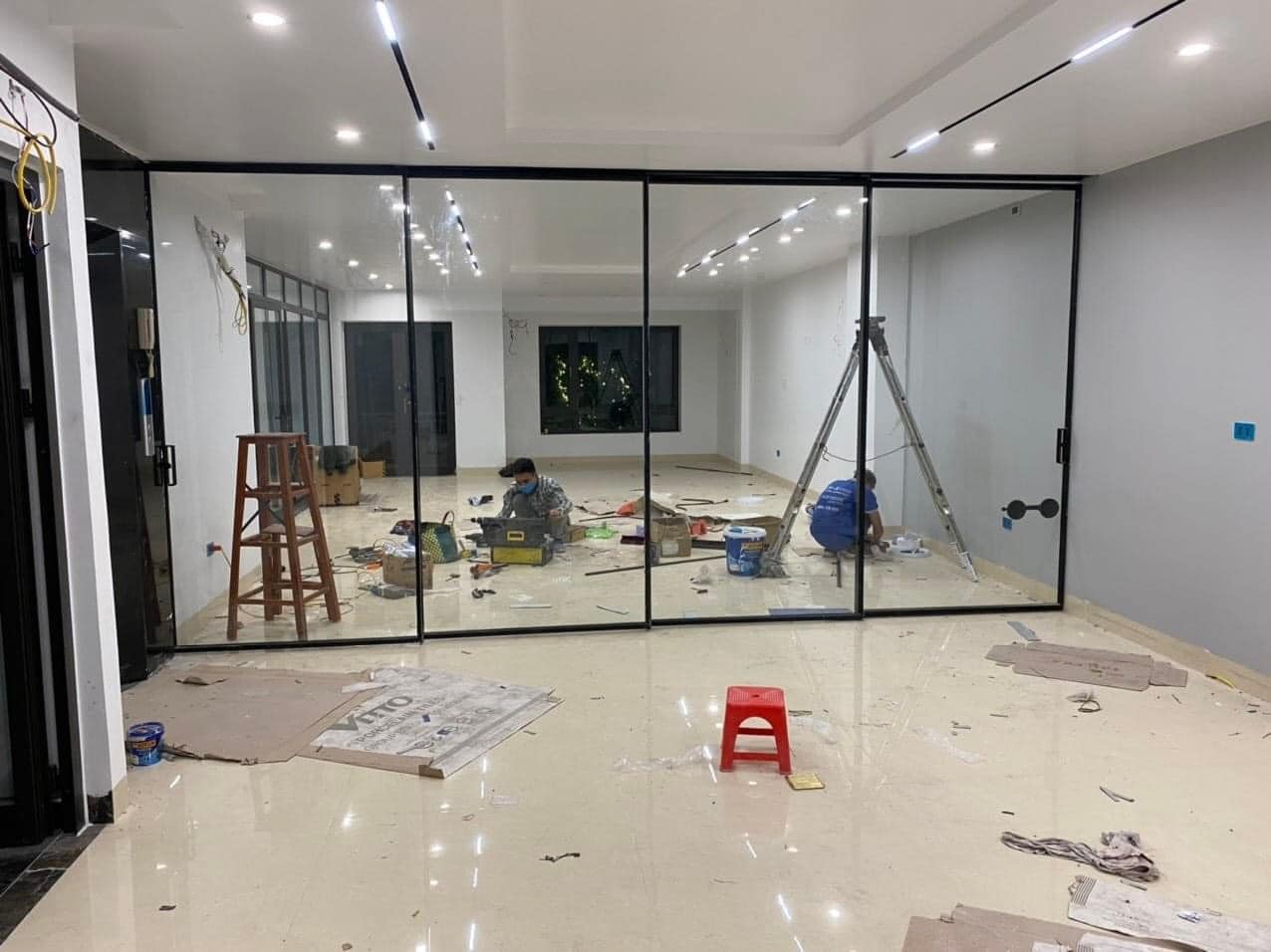 cua-nhom-kinh-gia-re (6)