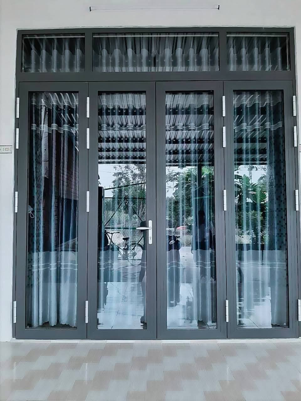 cua-nhom-kinh-gia-re (9)