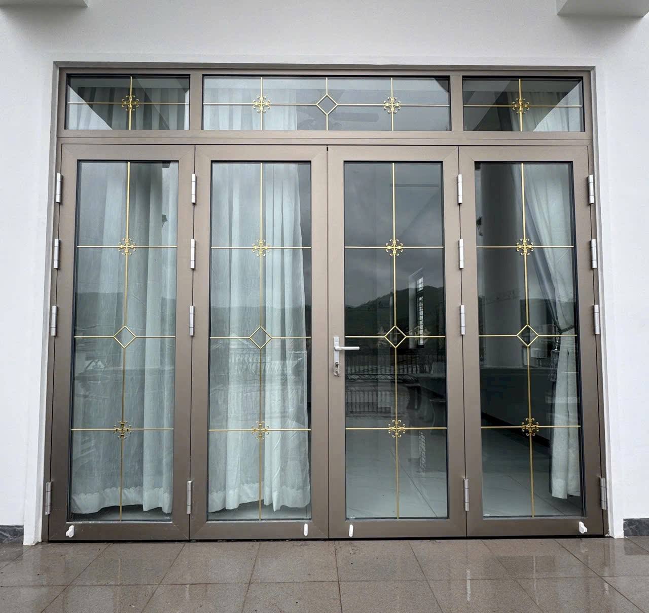 thi-cong-cua-nhom-kinh-gia-re-dep (9)